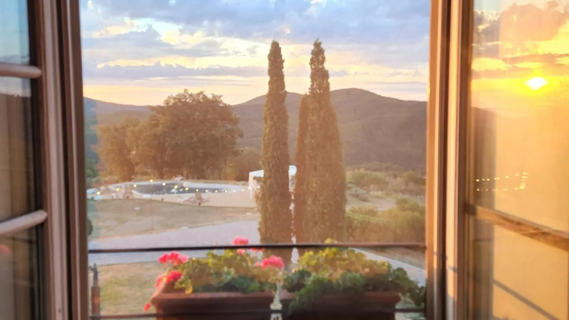 Vin Hotel - Wine Resort And Agriturismo Montieri